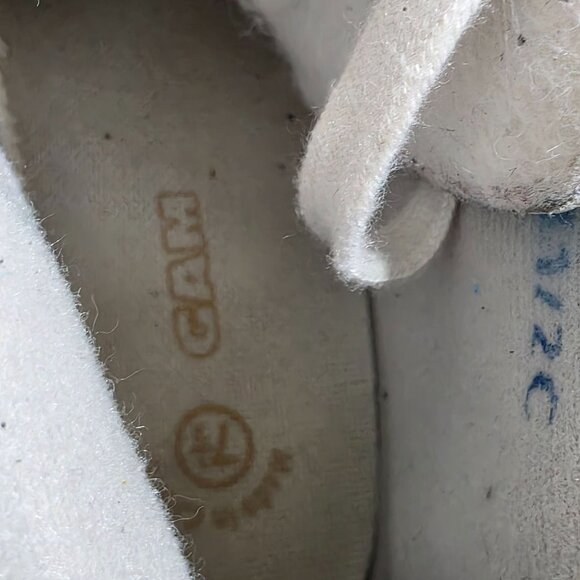 GAM Figure Skates 7.5 C w/ 10¼" Blades + Guardog Covers – White - Picture 10 of 16